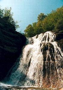 cascata sul fiume presale